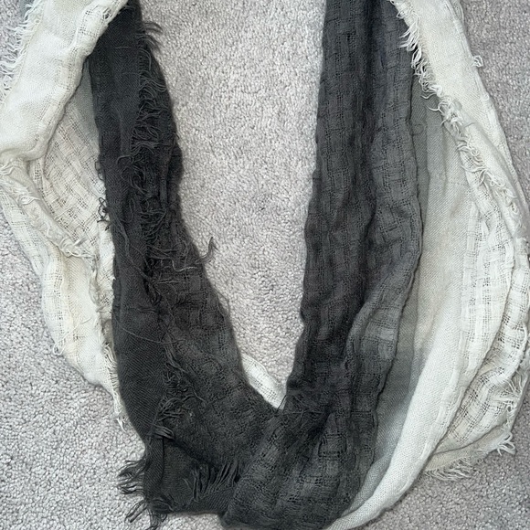 Black & White Ombré Distressed Scarf - Picture 4 of 4